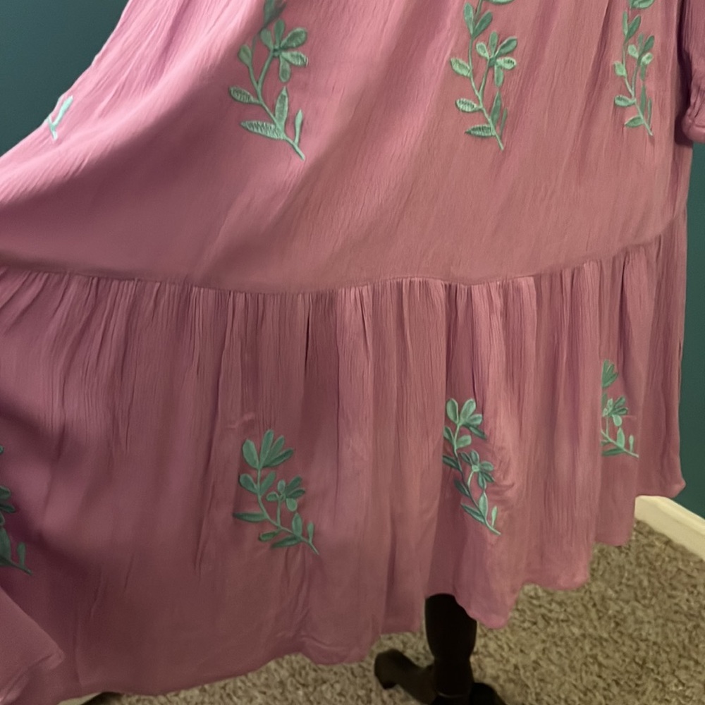 J. Marie Lilac Floral Embroidered Tiered Dress Size Small - Picture 9 of 16